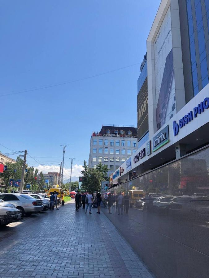 Downtown Homestay Bishkek Exteriör bild